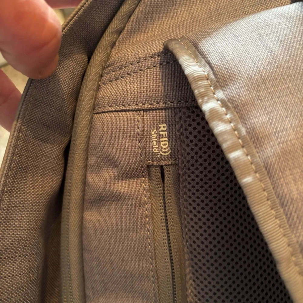 Moshi tego anti-theft backpack
